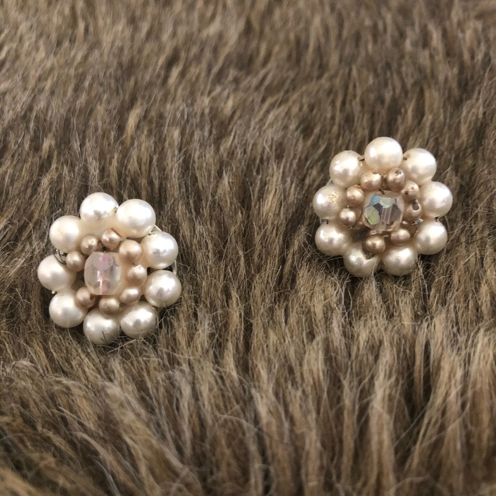 Vintage 60s beaded cluster clip on earrings